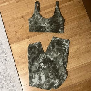 Align matching set olive diamond dye